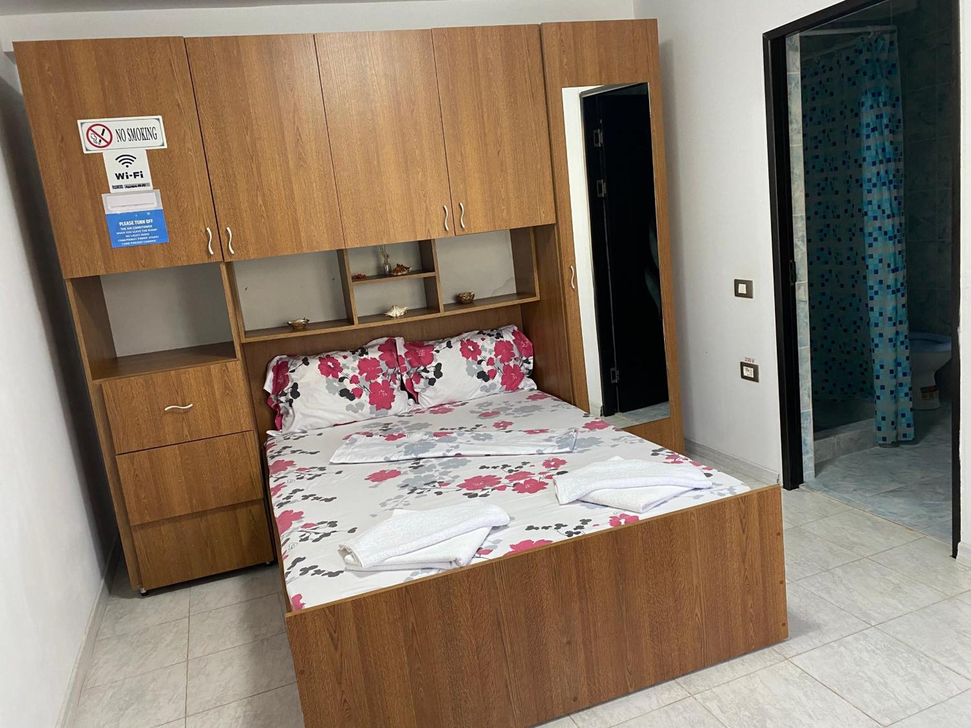 Appartamento Raven Comstar Corbu  Esterno foto